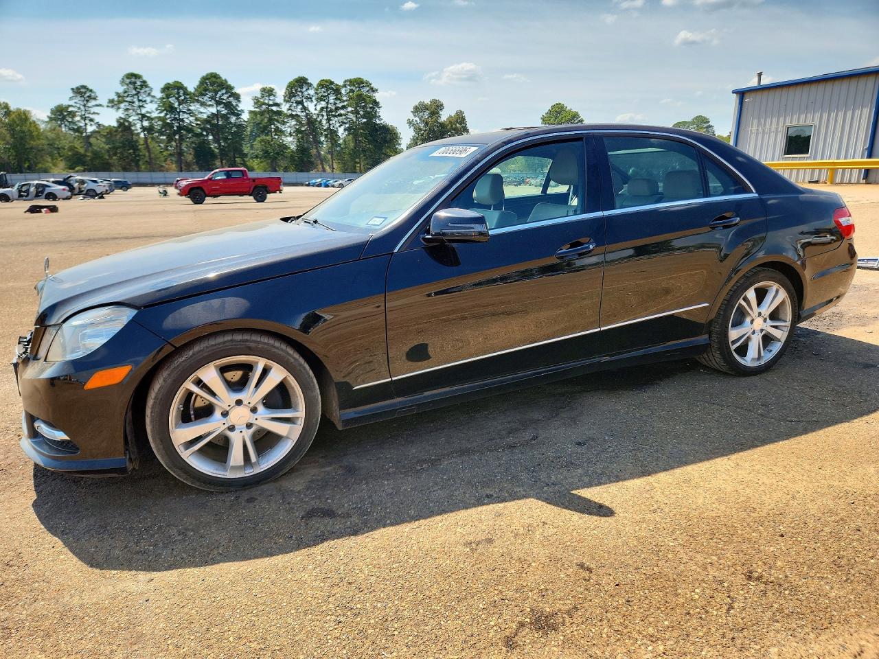 Photo of the 2013 MERCEDES-BENZ E 350