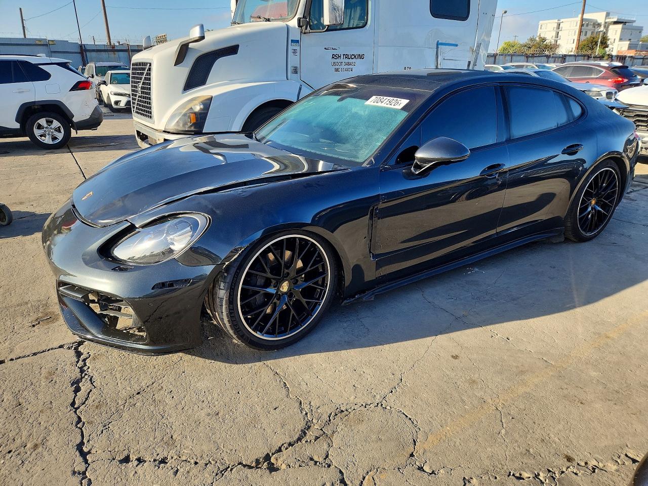 Photo of the 2017 PORSCHE PANAMERA 4S