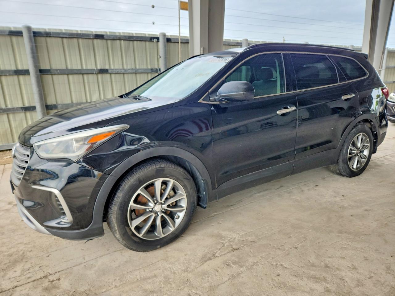 Photo of the 2018 HYUNDAI SANTA FE SE
