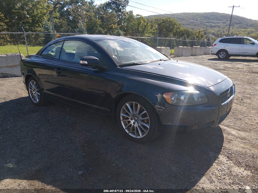 Photo of the 2009 VOLVO C70 T5 M (RETAIL ONLY)