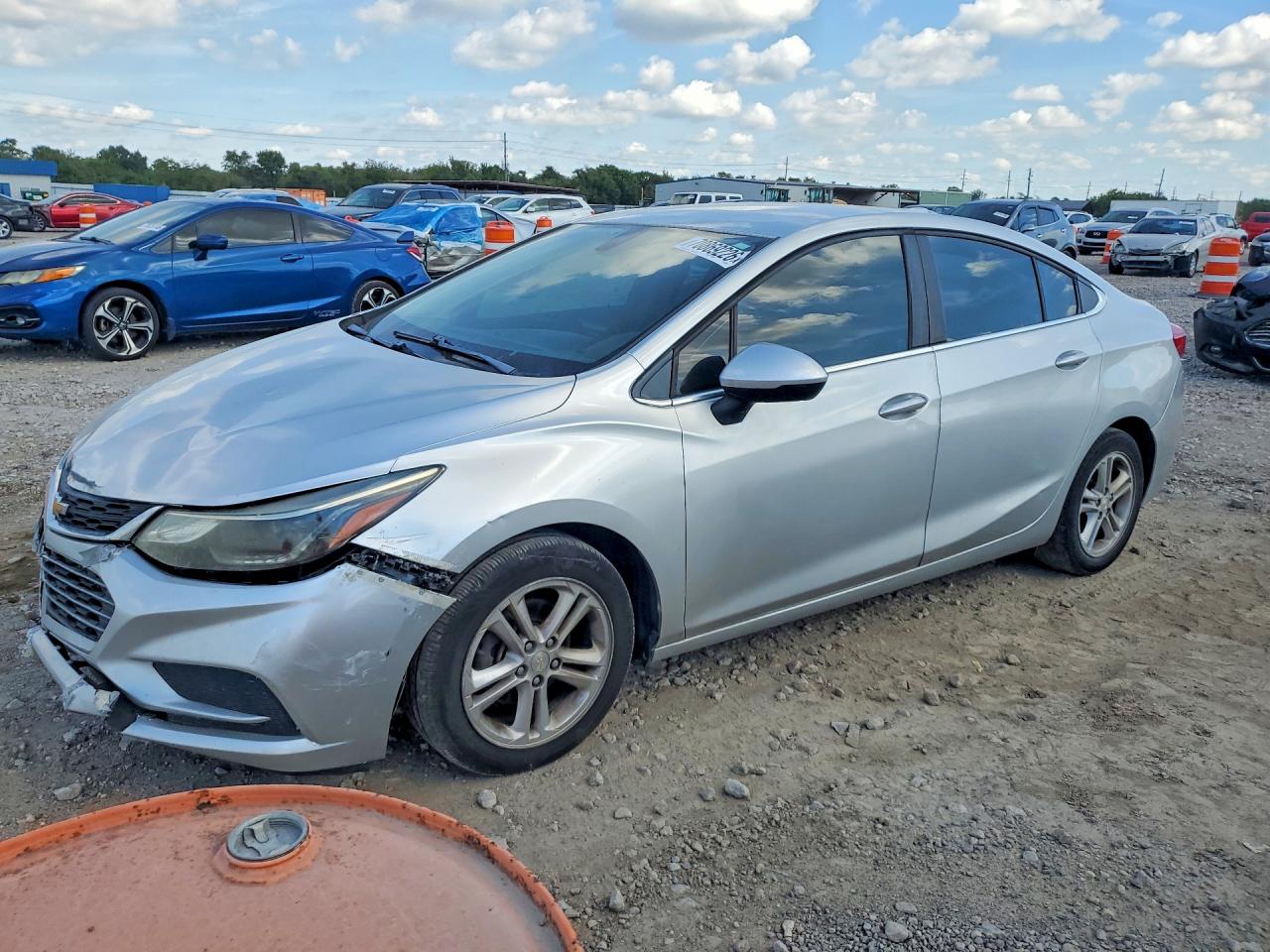Photo of the 2018 CHEVROLET CRUZE LT