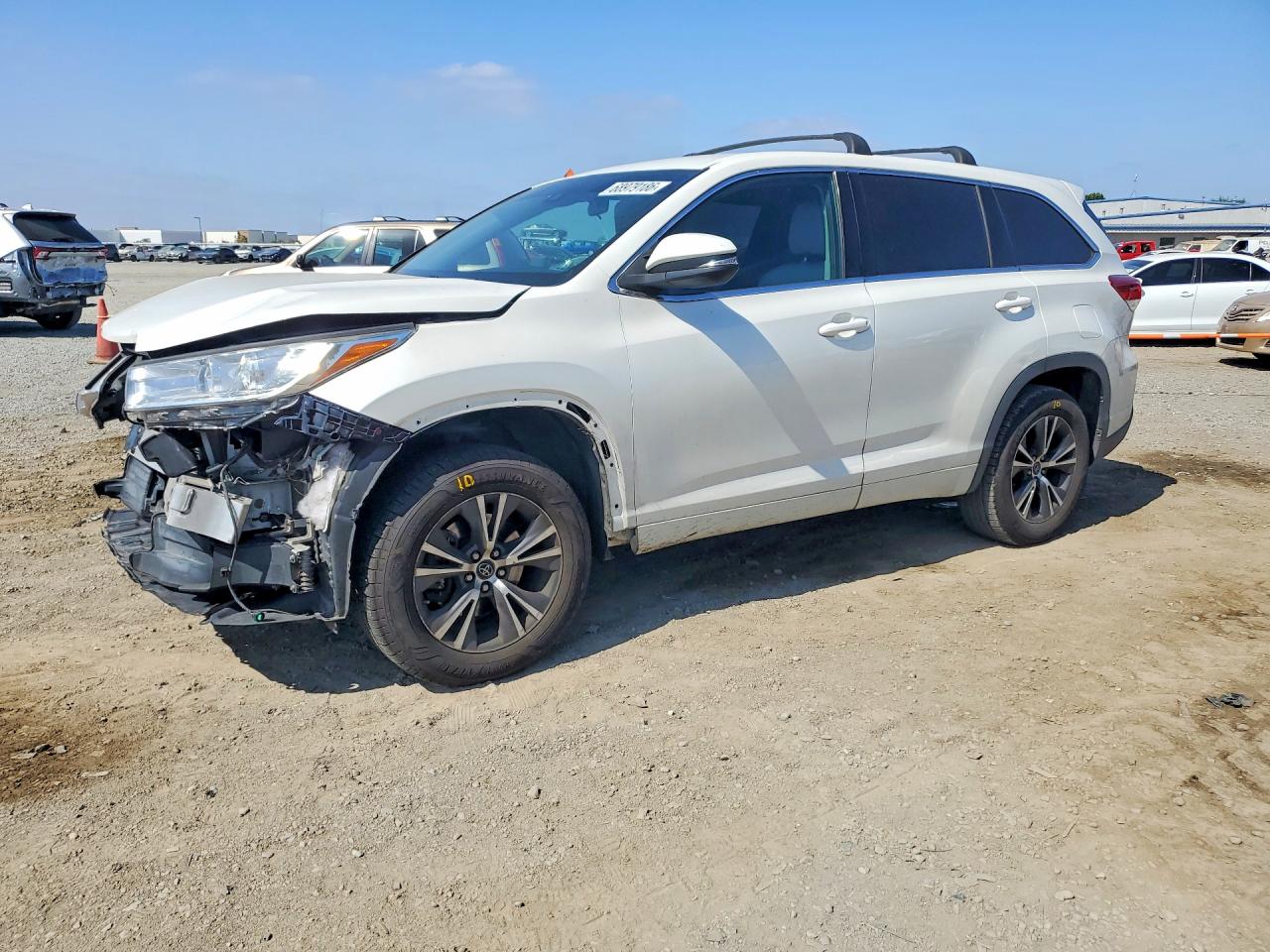 Photo of the 2017 TOYOTA HIGHLANDER LE PLUS