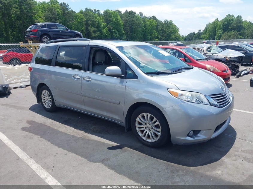 Photo of the 2015 TOYOTA SIENNA XLE 8 PASSENGER