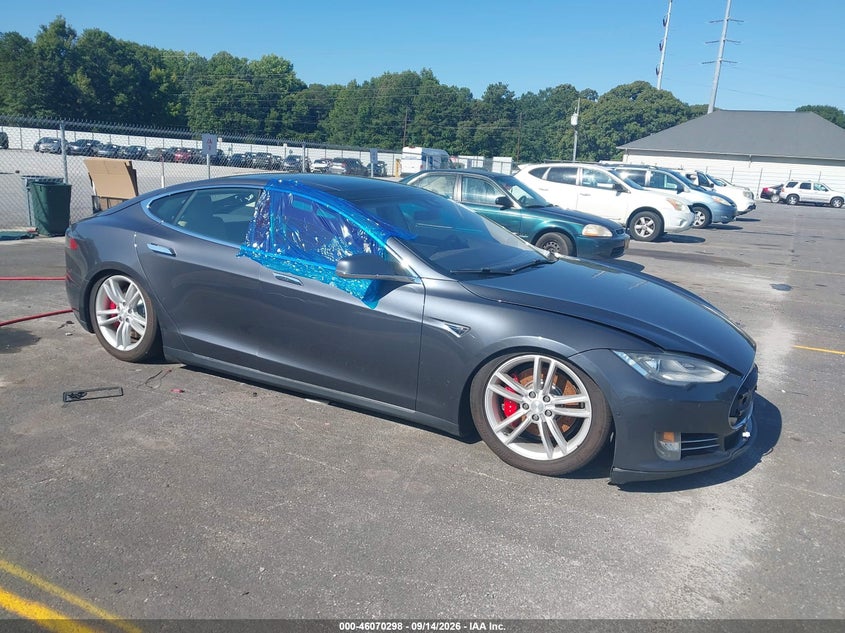 Photo of the 2015 TESLA MODEL S 70D/85D/P85D