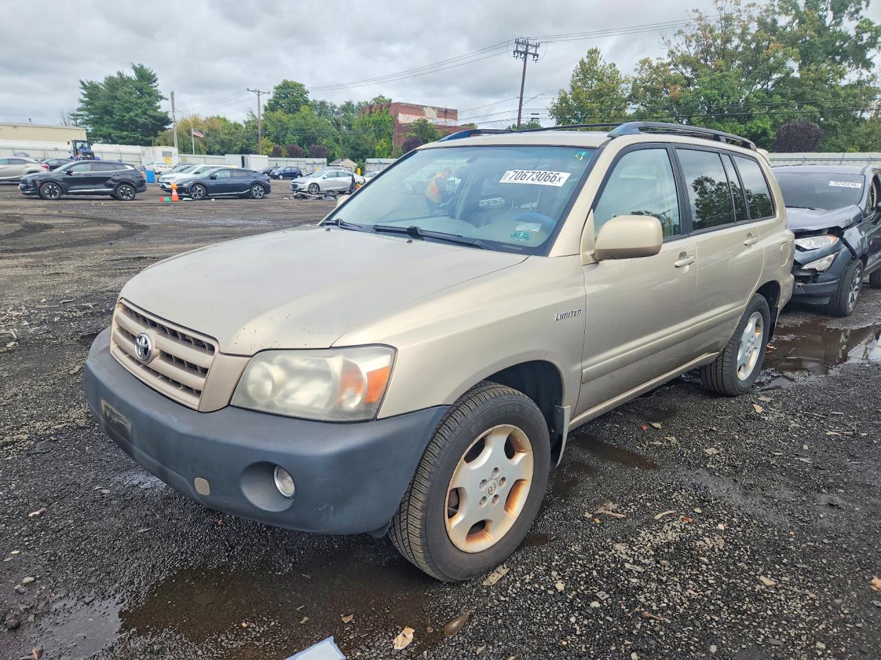 Photo of the 2004 TOYOTA HIGHLANDER LIMITED