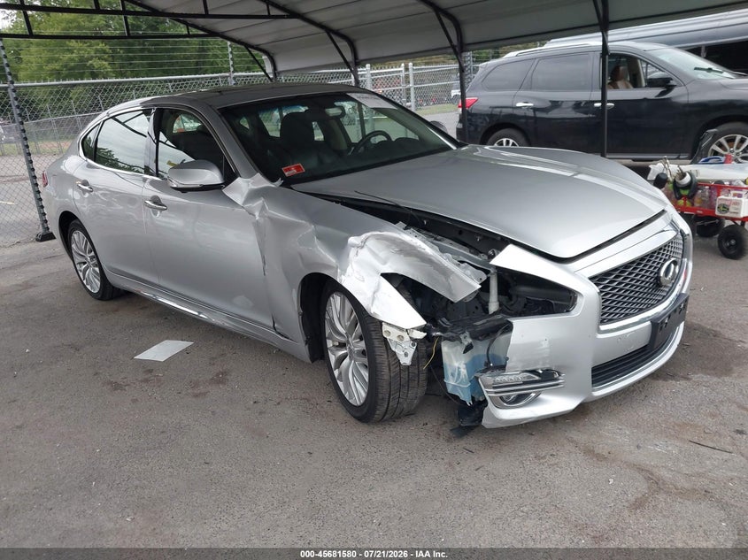 Photo of the 2015 INFINITI Q70L 3.7