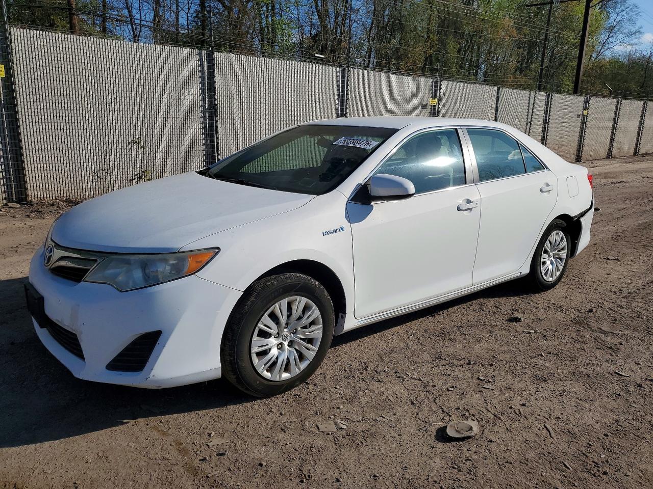 Photo of the 2013 TOYOTA CAMRY HYBRID LE