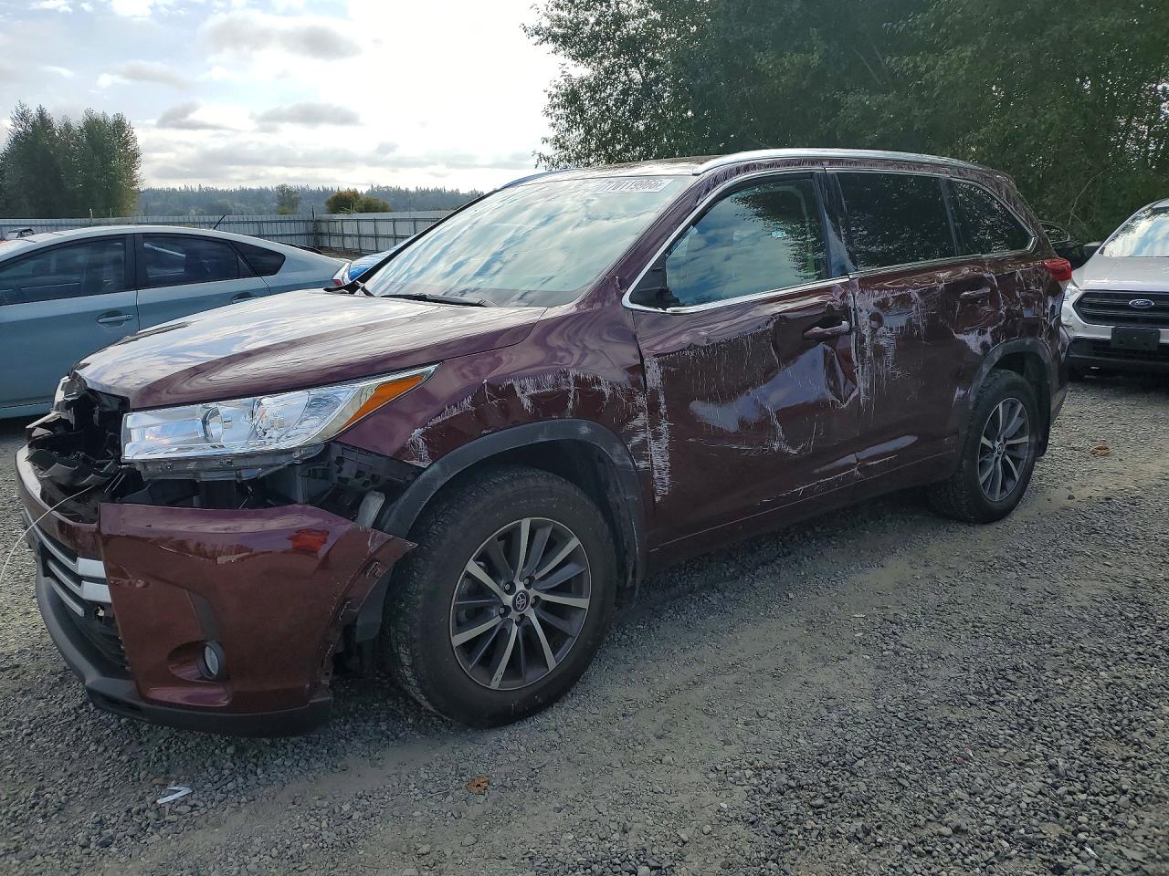 Photo of the 2018 TOYOTA HIGHLANDER XLE