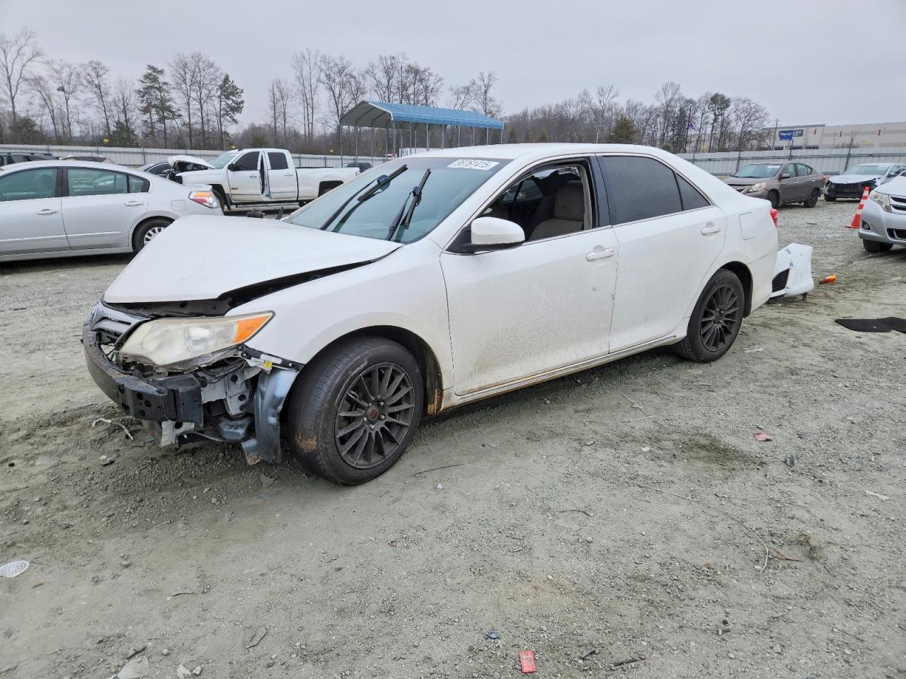 Photo of the 2014 TOYOTA CAMRY L