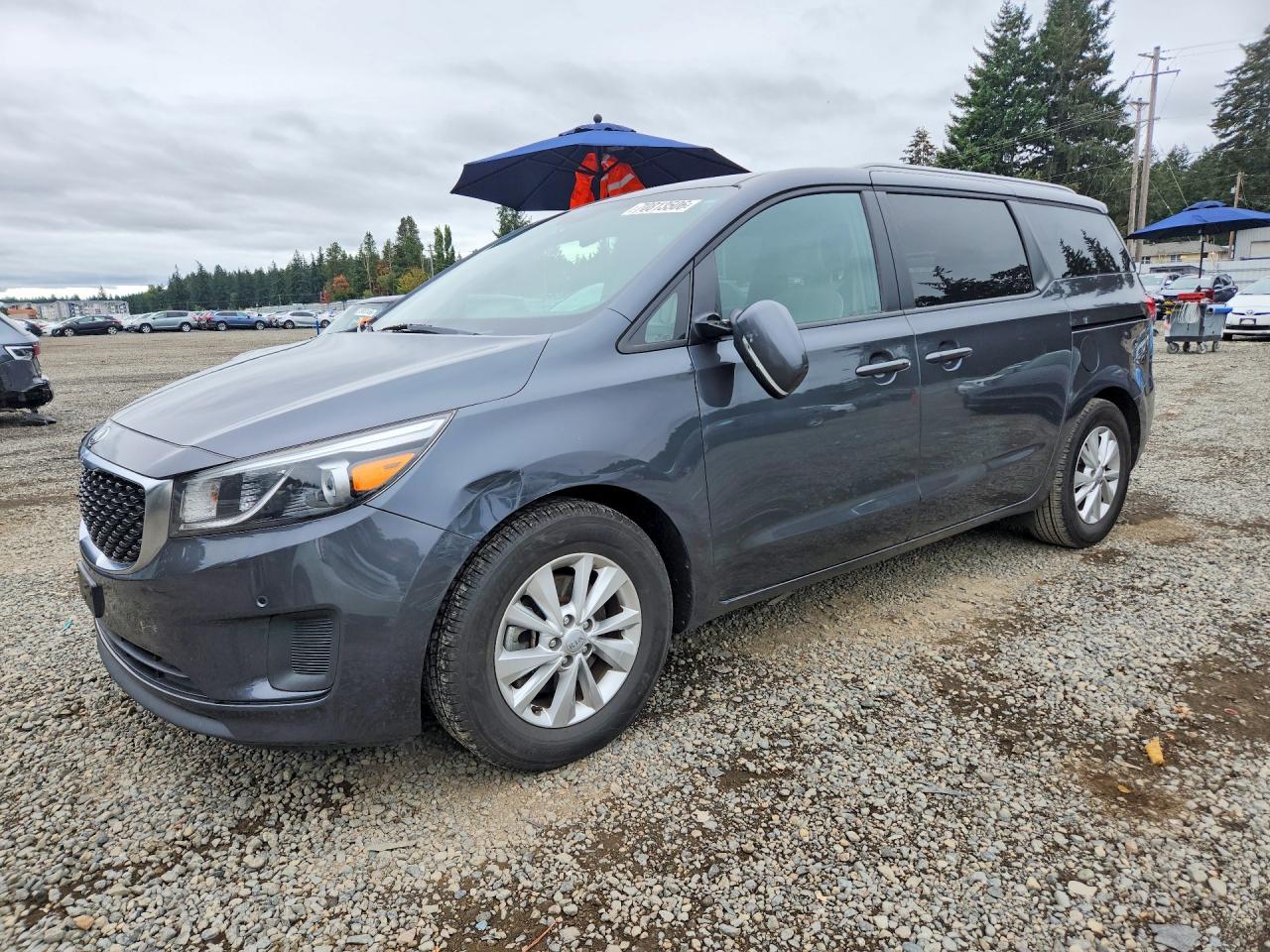 Photo of the 2017 KIA SEDONA LX