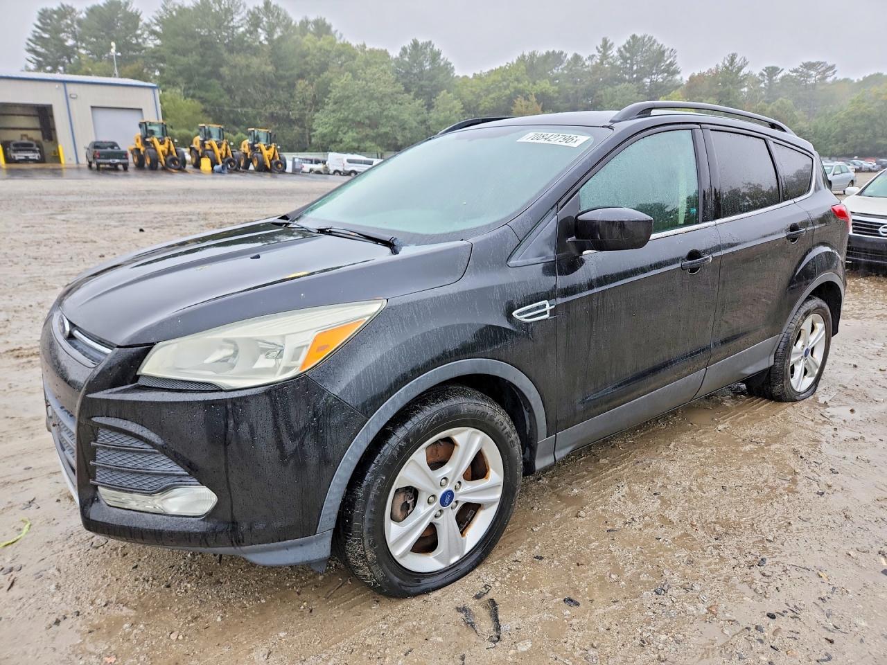 Photo of the 2015 FORD ESCAPE SE