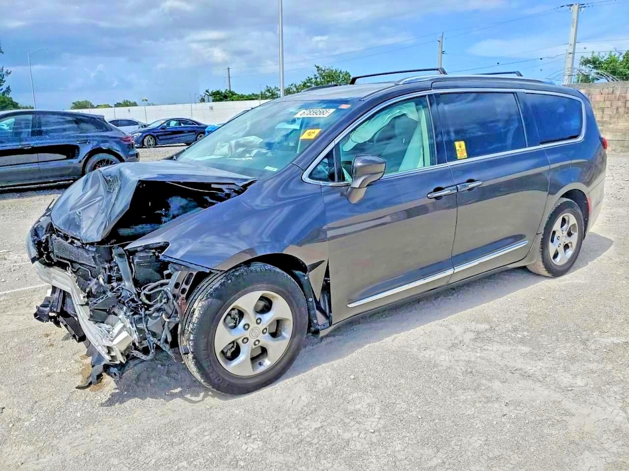 Photo of the 2017 CHRYSLER PACIFICA TOURING L PLUS