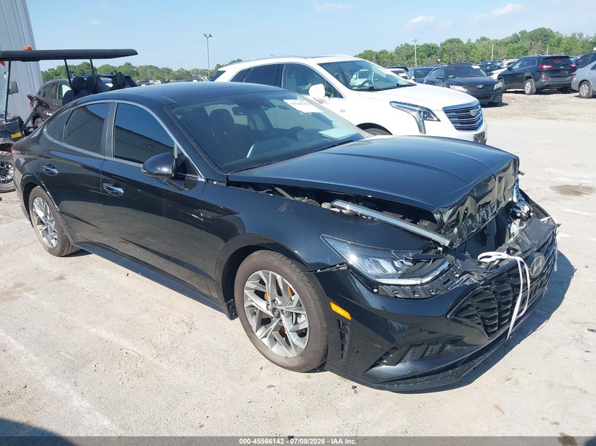 Photo of the 2022 HYUNDAI SONATA SEL