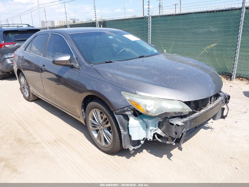 Photo of the 2015 TOYOTA CAMRY SE