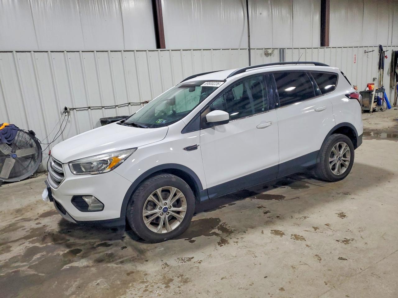Photo of the 2018 FORD ESCAPE SE