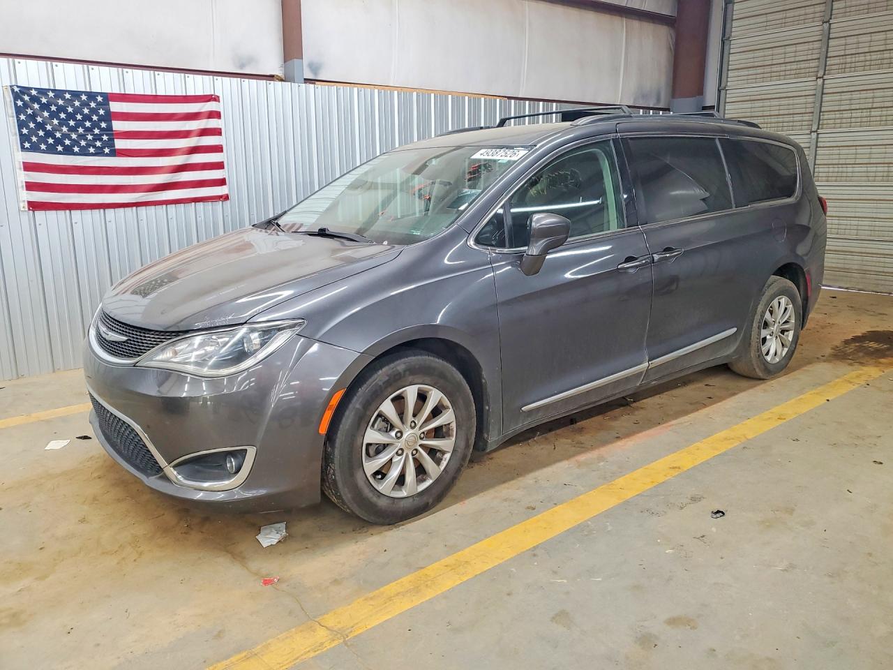 Photo of the 2017 CHRYSLER PACIFICA TOURING L