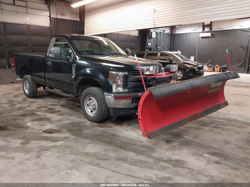 Photo of the 2018 FORD F-250 XL