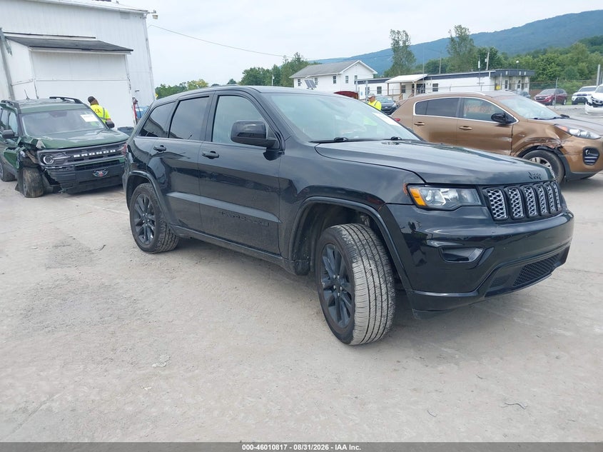 Photo of the 2022 JEEP GRAND CHEROKEE WK LAREDO X 4X4