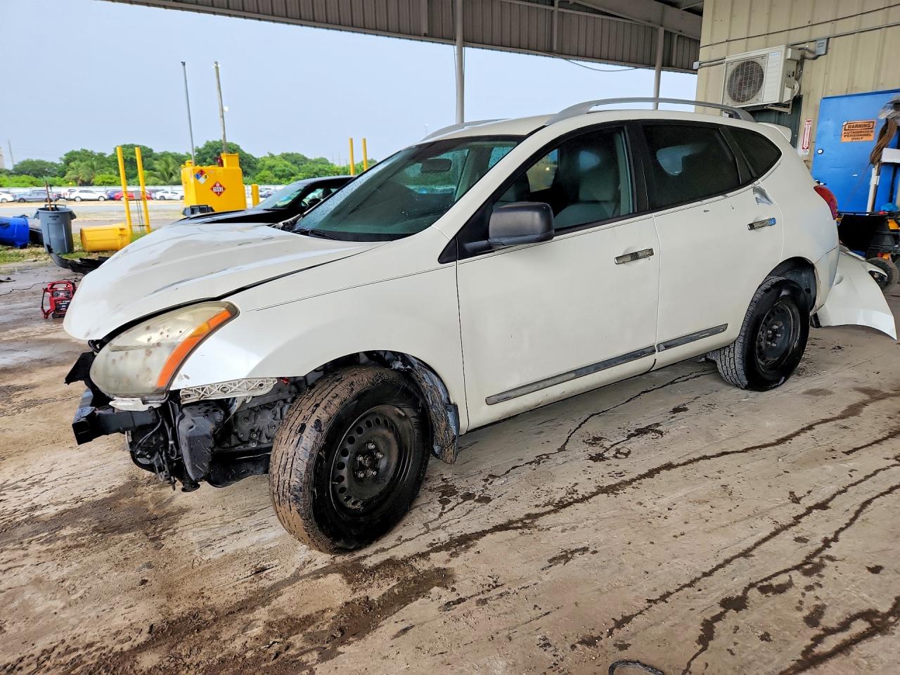 Photo of the 2015 NISSAN ROGUE SELECT S