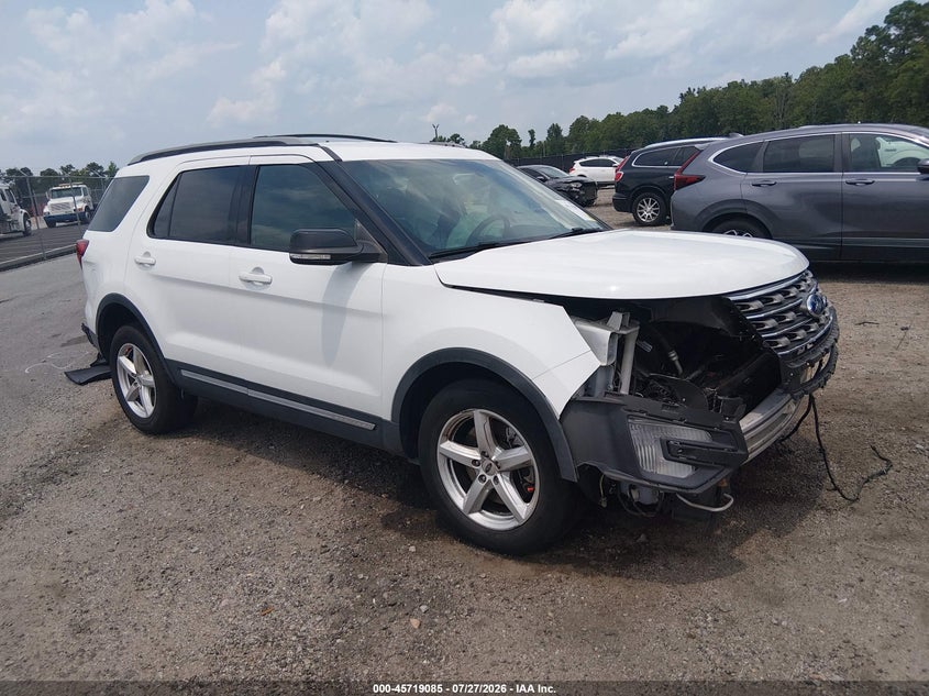 Photo of the 2017 FORD EXPLORER XLT