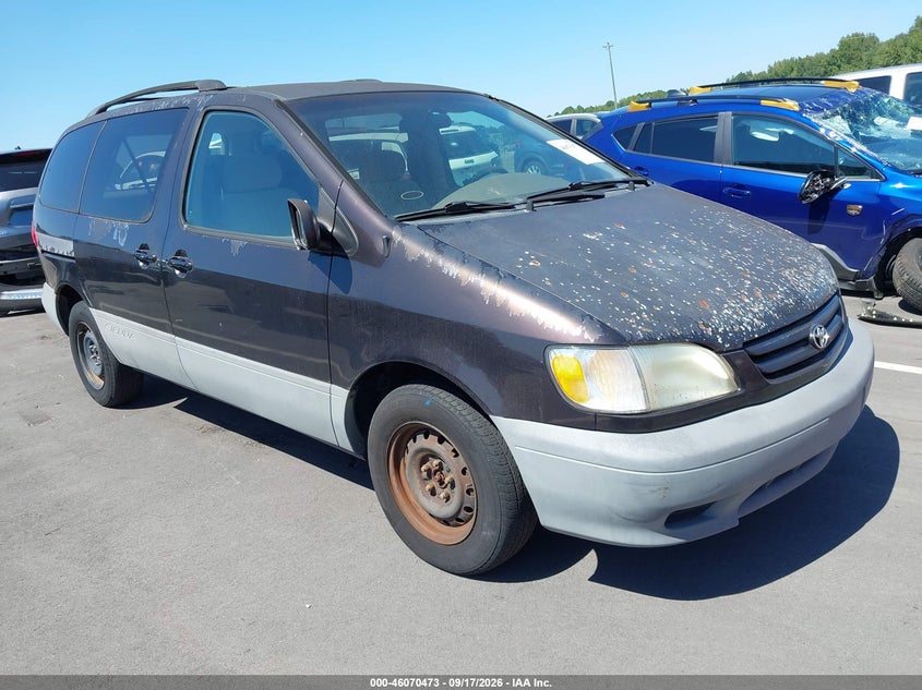 Photo of the 2001 TOYOTA SIENNA CE