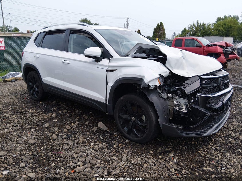 Photo of the 2024 VOLKSWAGEN TAOS 1.5T SE