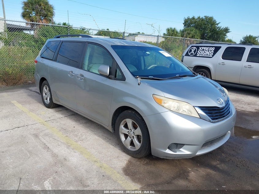 Photo of the 2011 TOYOTA SIENNA LE V6