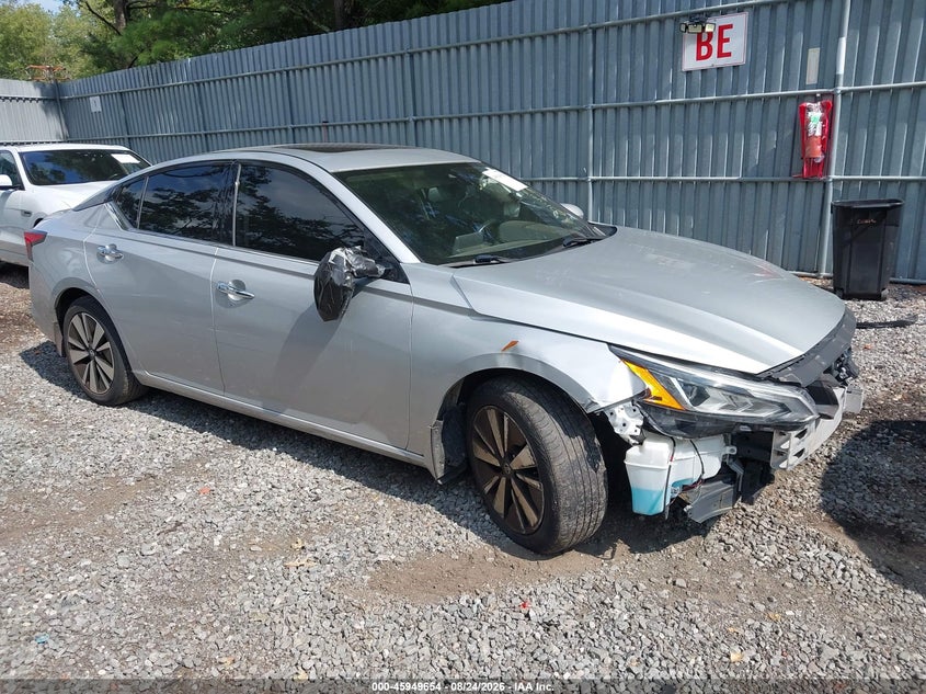 Photo of the 2019 NISSAN ALTIMA 2.5 SV