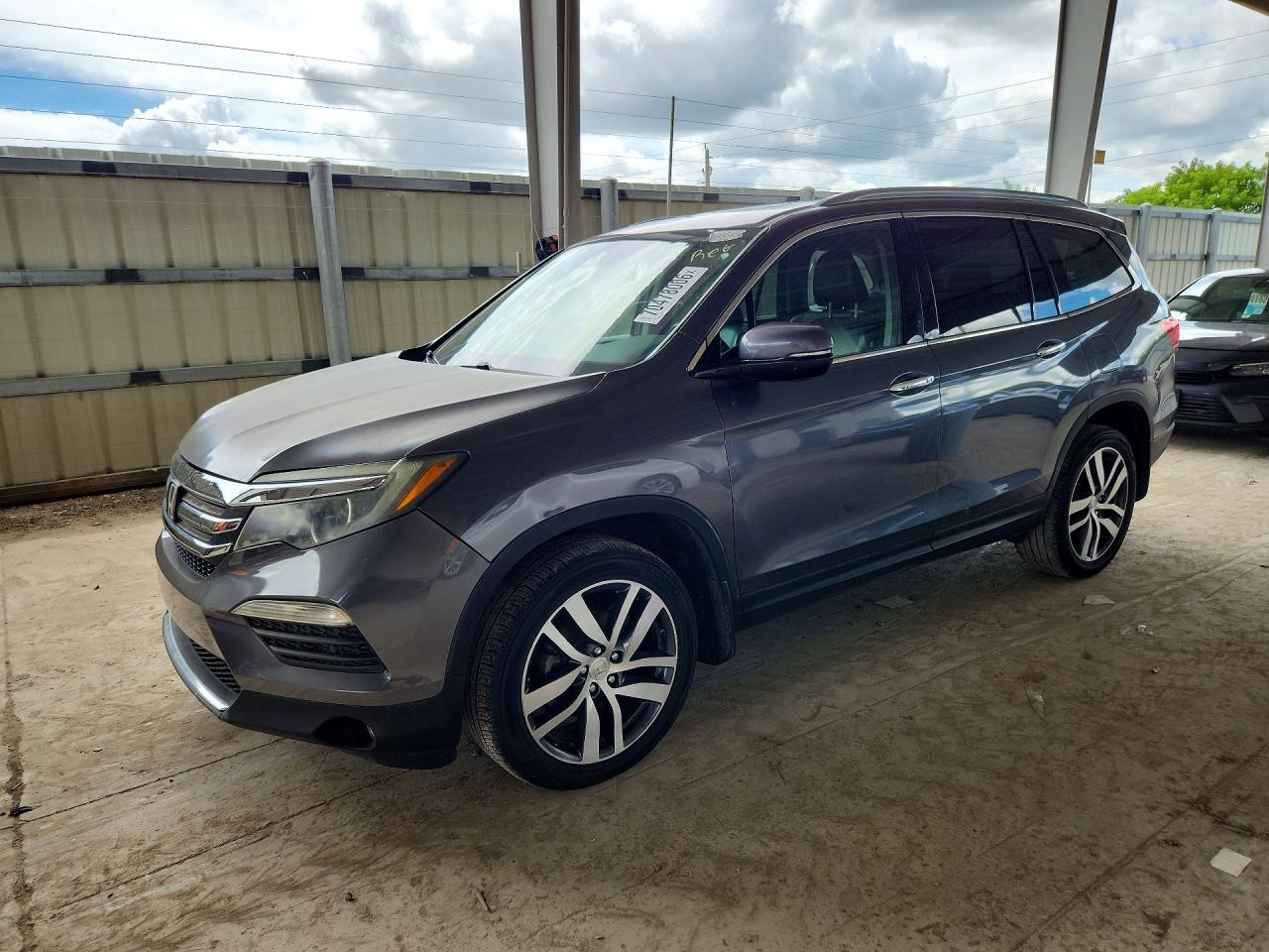 Photo of the 2017 HONDA PILOT ELITE