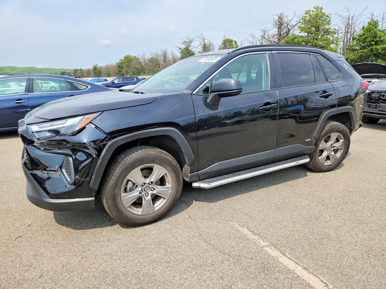 Photo of the 2023 TOYOTA RAV4 LE