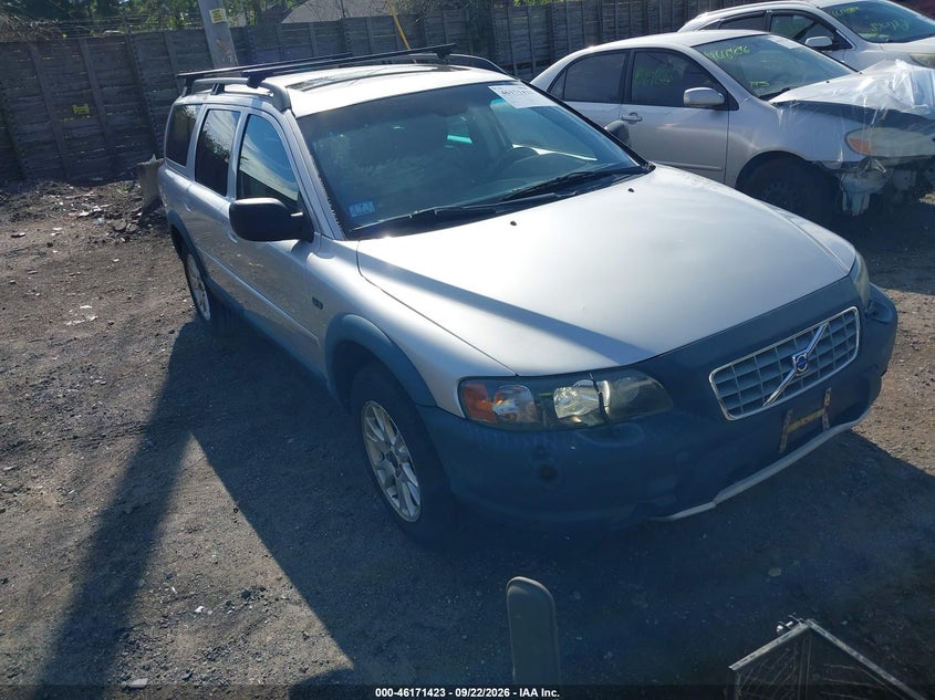 Photo of the 2004 VOLVO XC70 2.5T