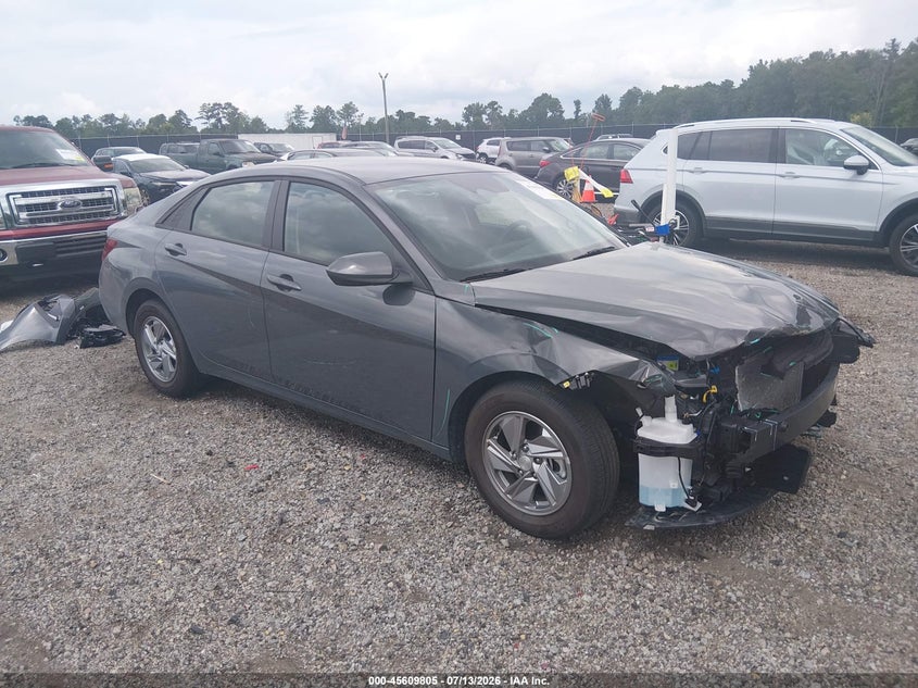 Photo of the 2026 HYUNDAI ELANTRA SE