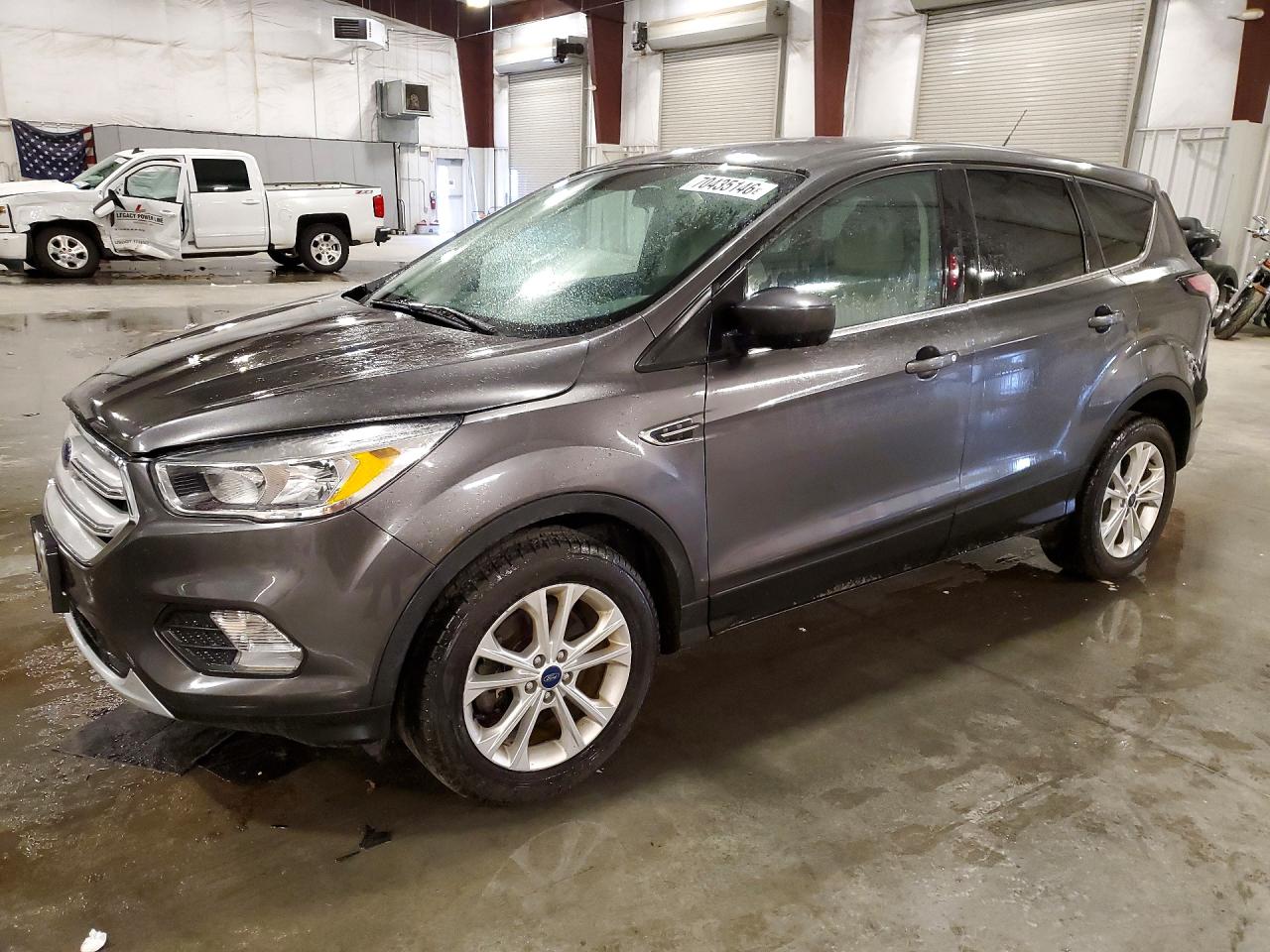 Photo of the 2017 FORD ESCAPE SE