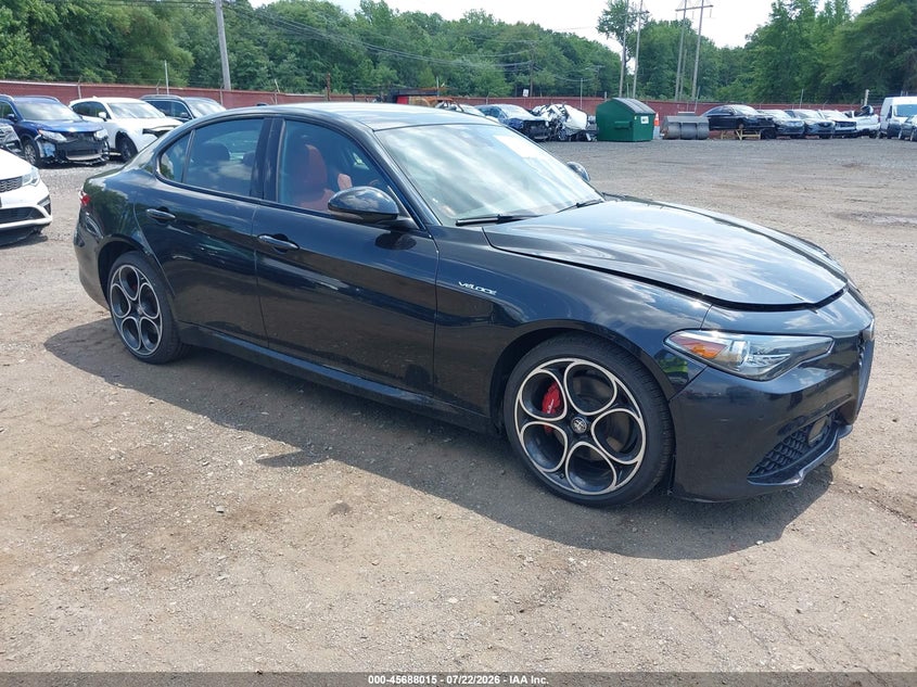 Photo of the 2023 ALFA ROMEO GIULIA VELOCE AWD
