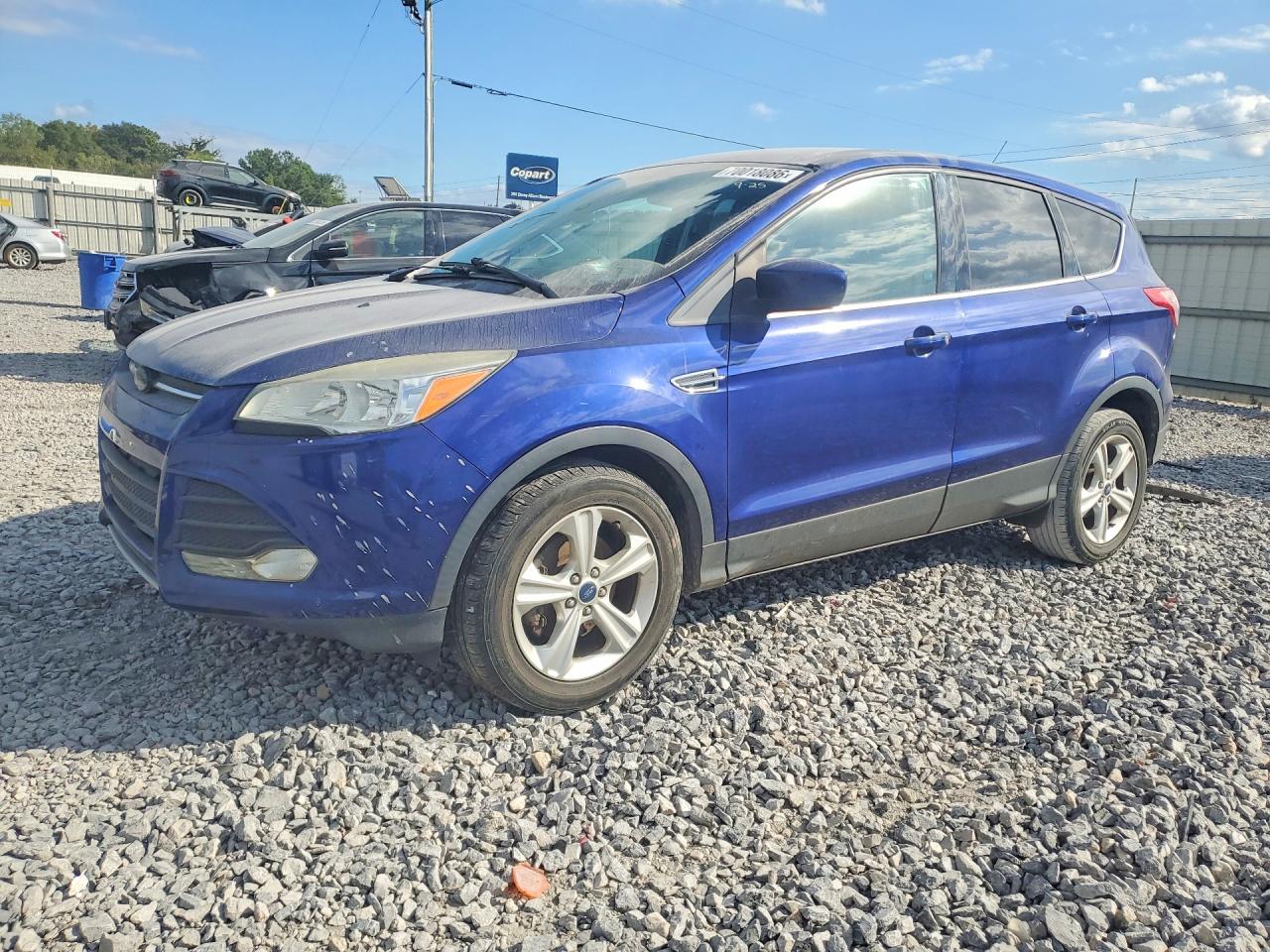 Photo of the 2014 FORD ESCAPE SE
