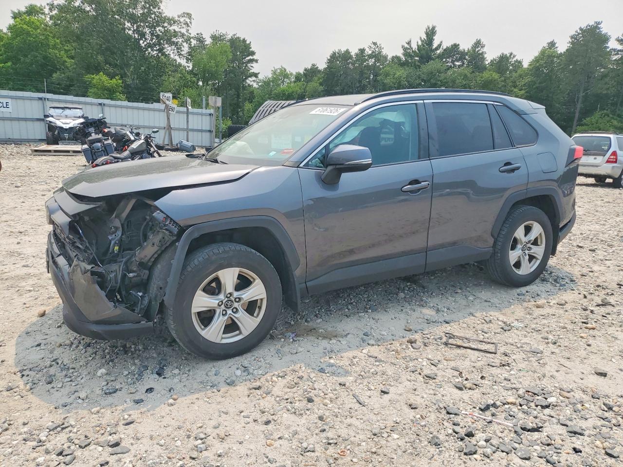 Photo of the 2020 TOYOTA RAV4 XLE