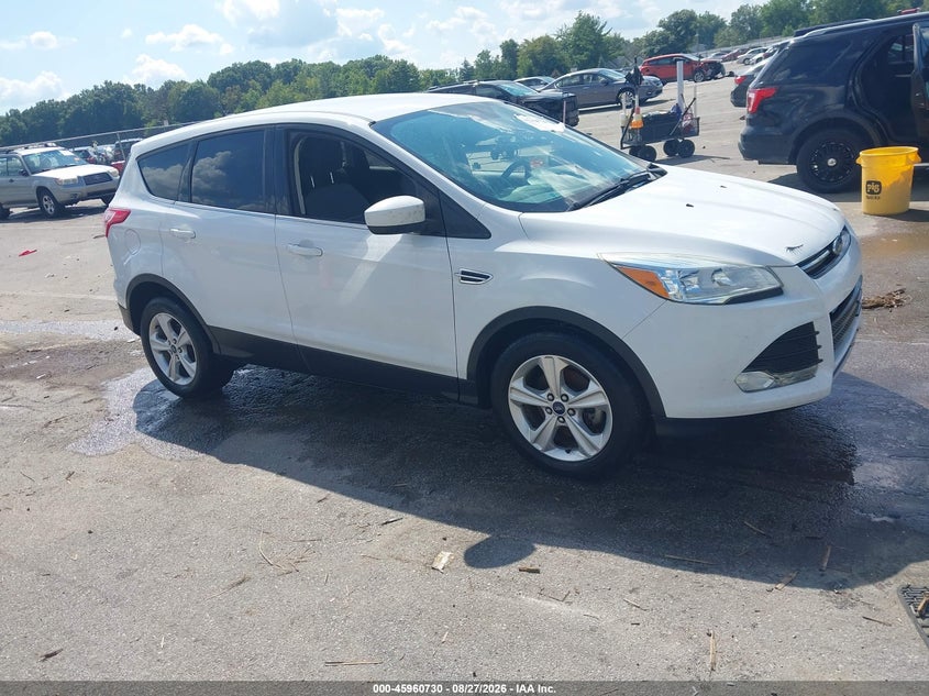 Photo of the 2015 FORD ESCAPE SE