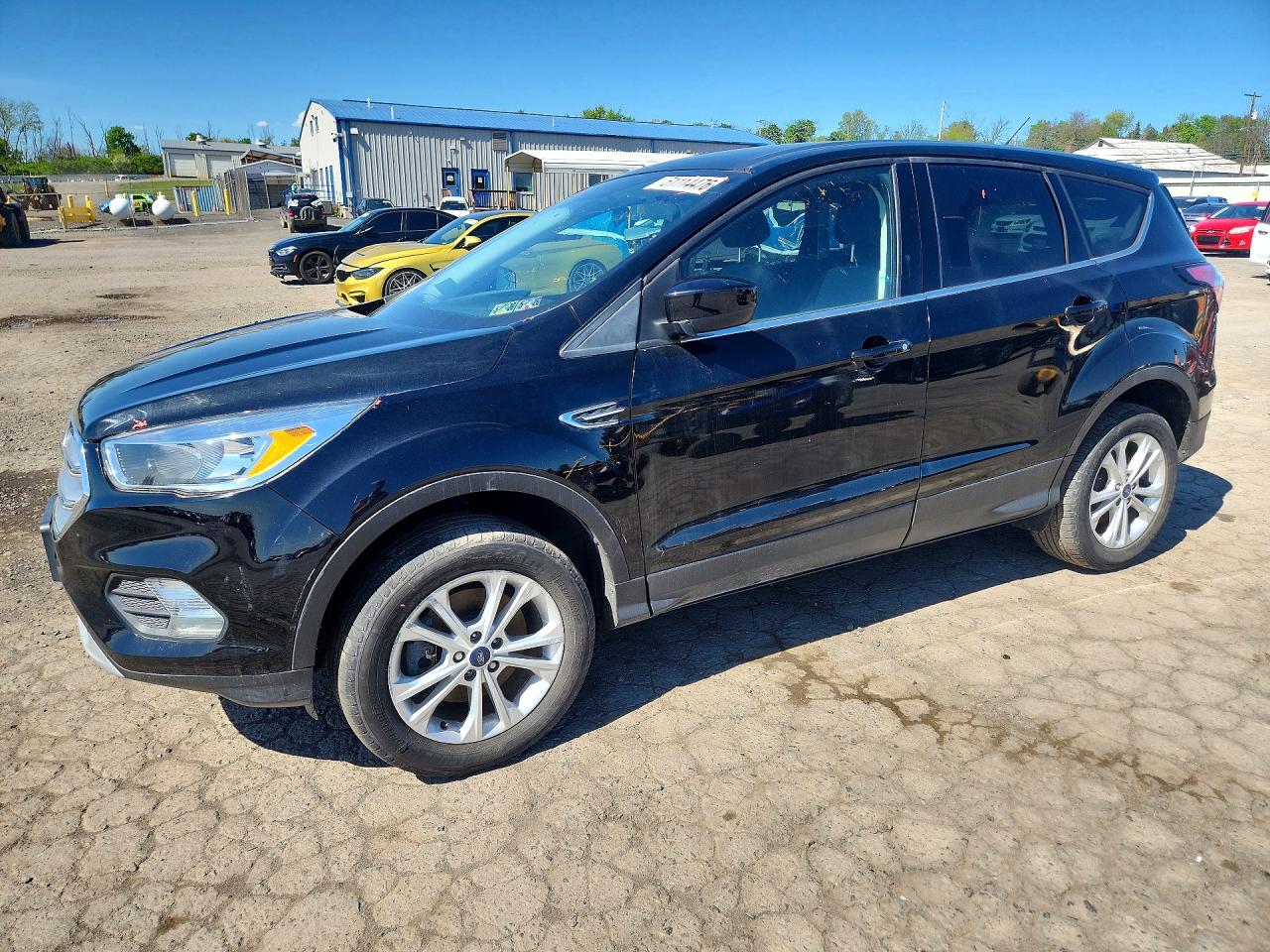 Photo of the 2017 FORD ESCAPE SE