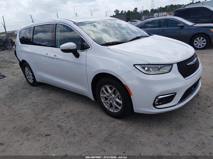Photo of the 2023 CHRYSLER PACIFICA TOURING L