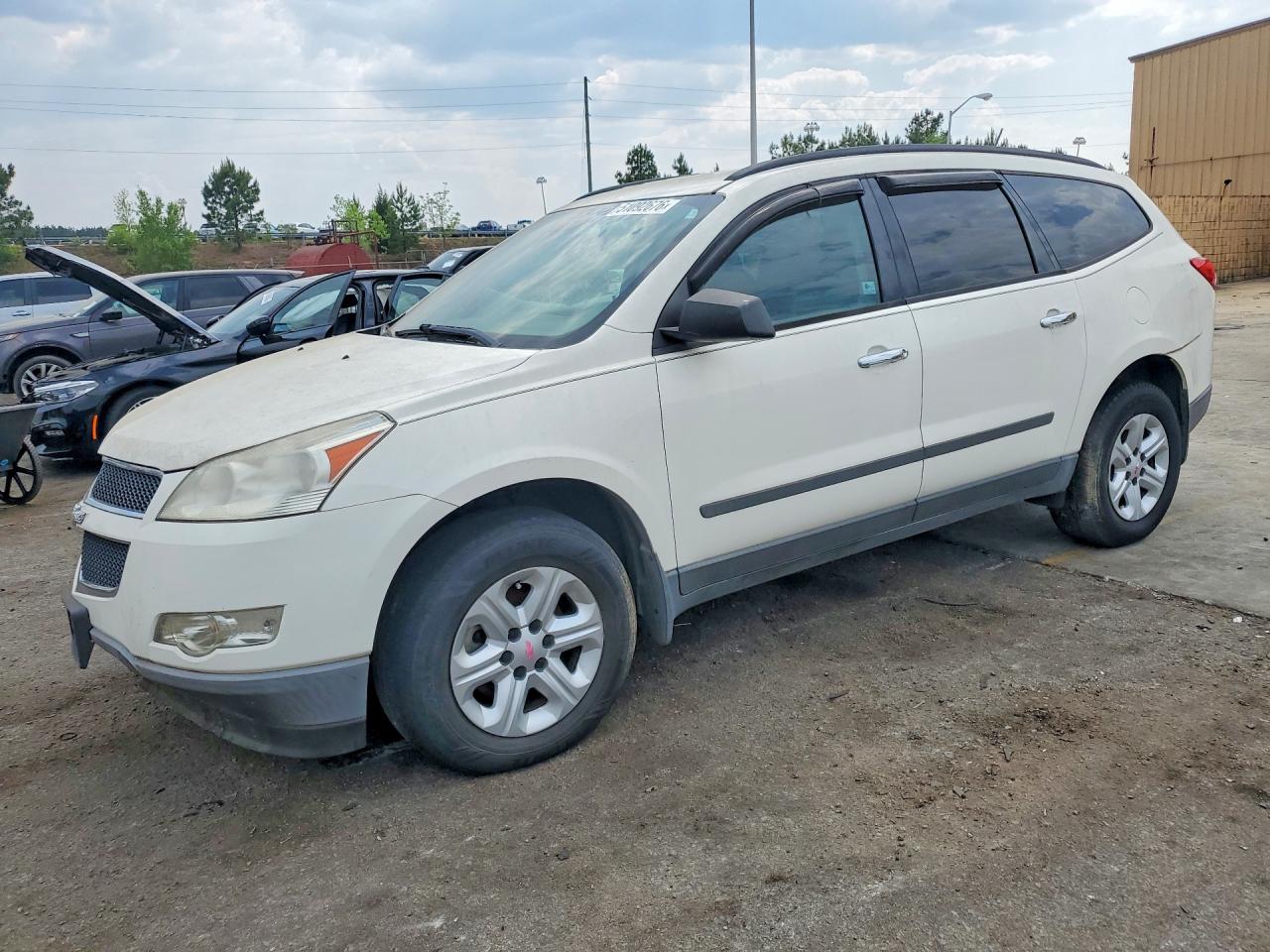 Photo of the 2011 CHEVROLET TRAVERSE LS