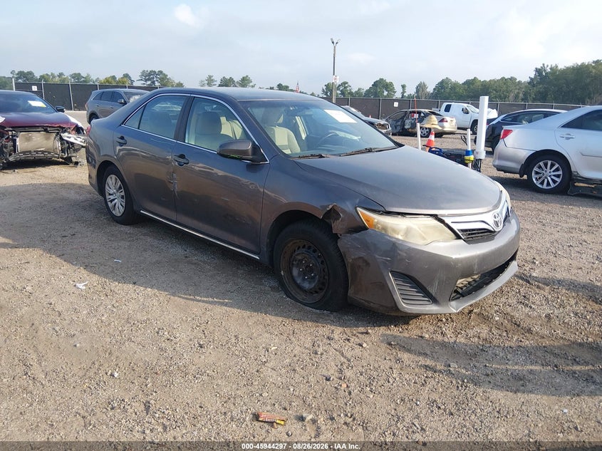 Photo of the 2014 TOYOTA CAMRY LE