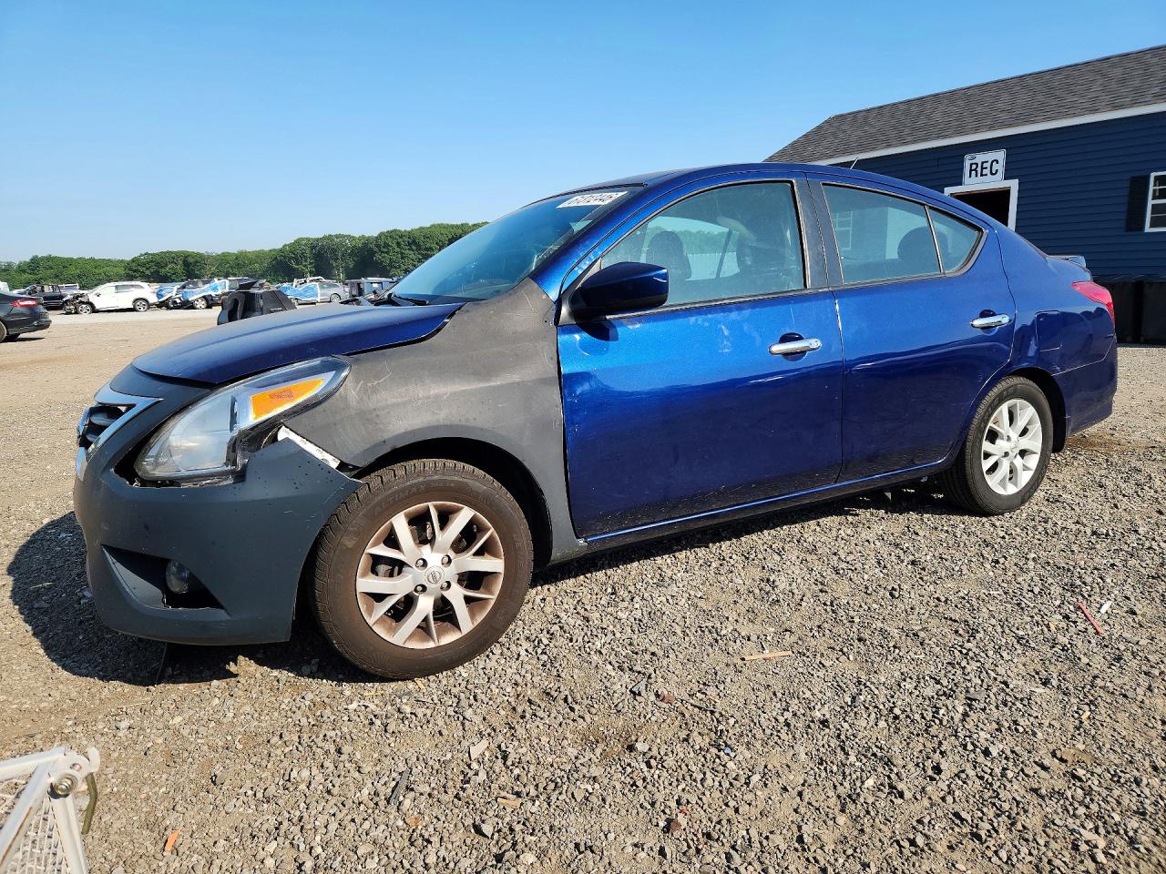 Photo of the 2019 NISSAN VERSA SV