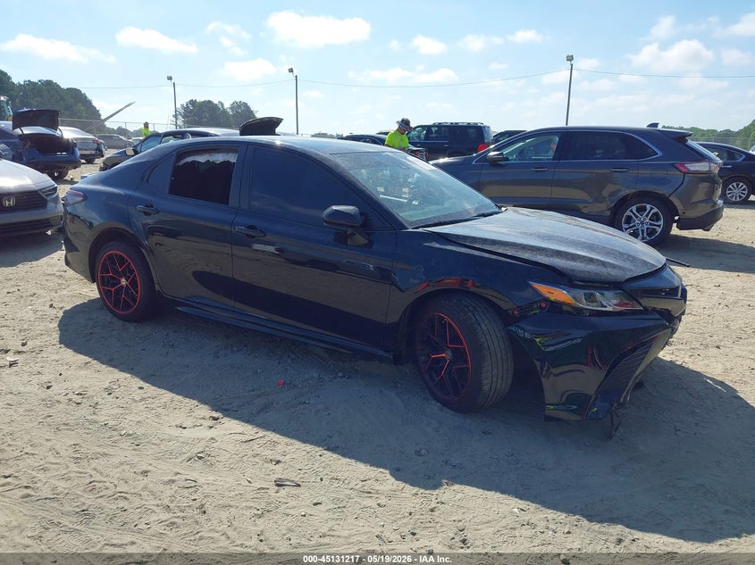 Photo of the 2019 TOYOTA CAMRY SE