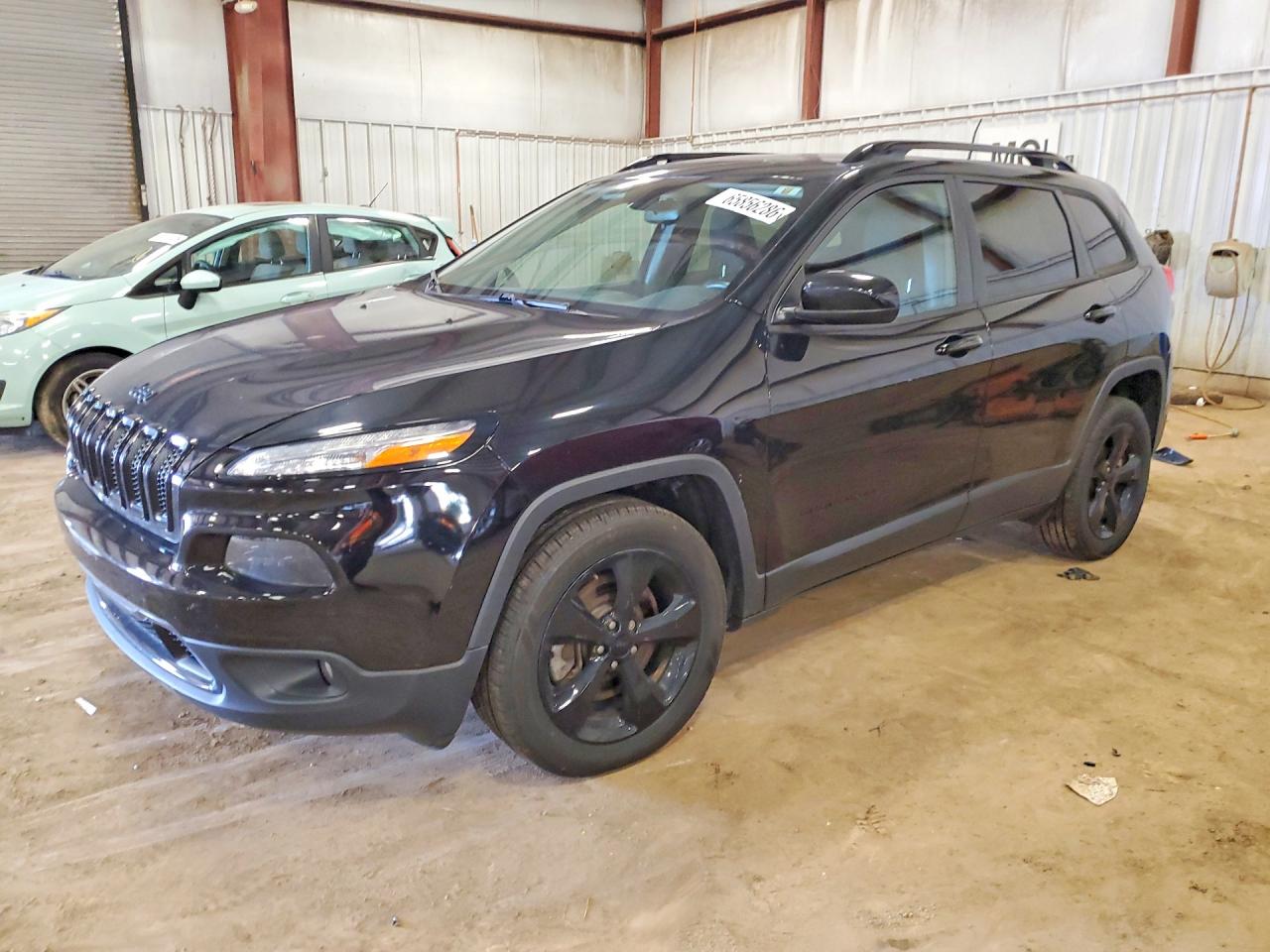 Photo of the 2018 JEEP CHEROKEE LATITUDE