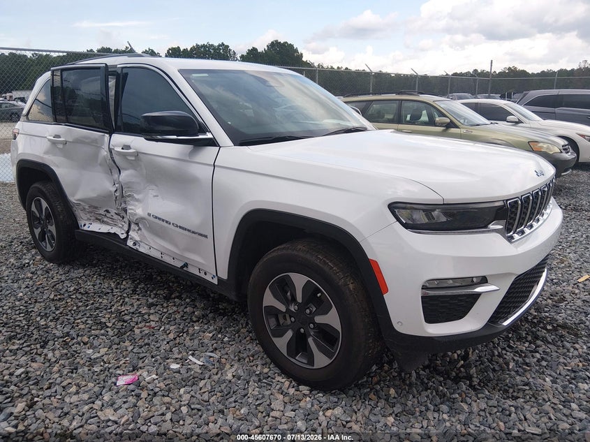 Photo of the 2024 JEEP GRAND CHEROKEE 4XE