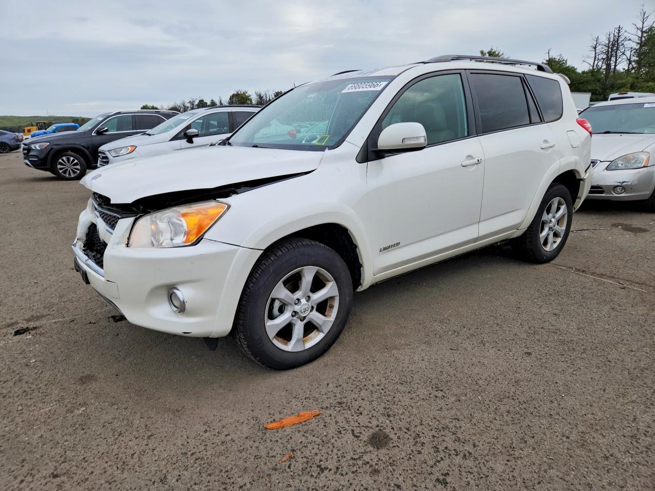 Photo of the 2012 TOYOTA RAV4 LIMITED