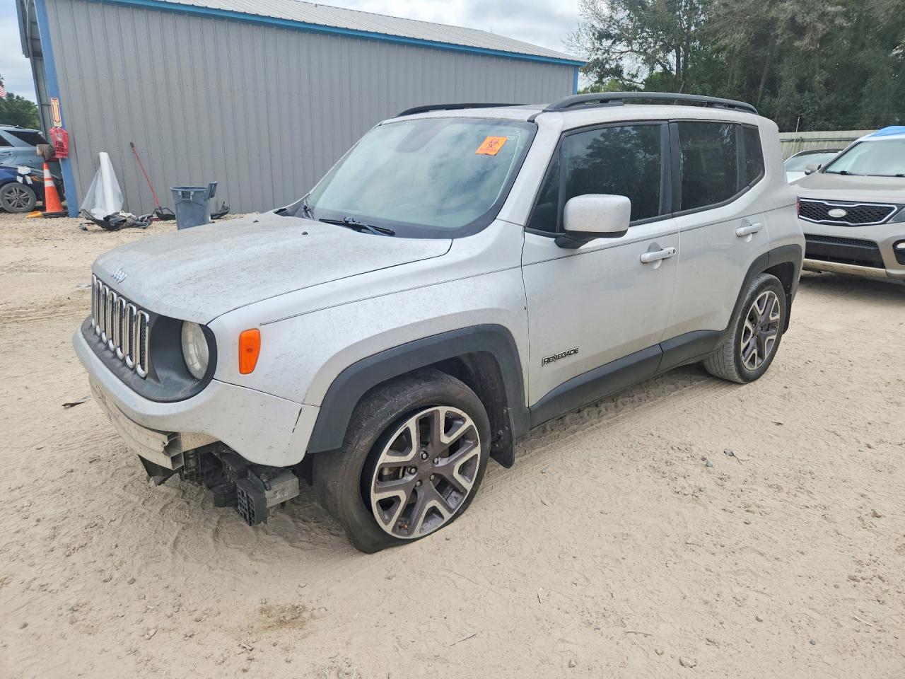 Photo of the 2016 JEEP RENEGADE LATITUDE
