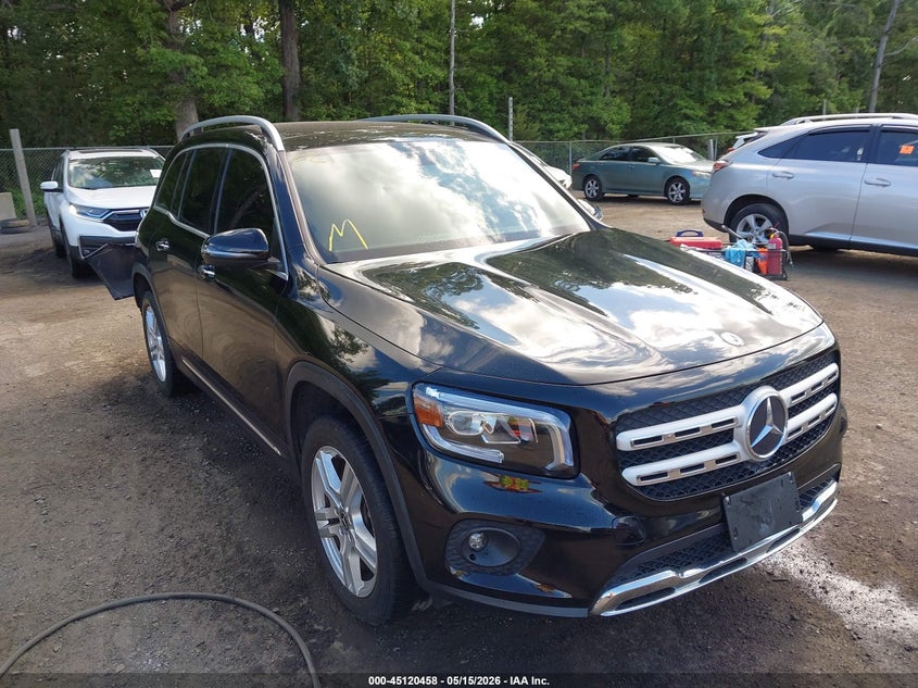 Photo of the 2021 MERCEDES-BENZ GLB 250 4MATIC