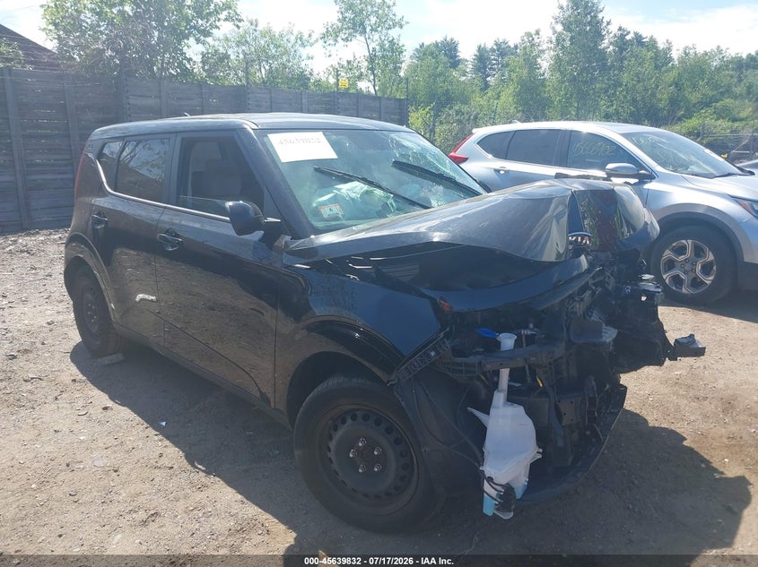 Photo of the 2021 KIA SOUL LX