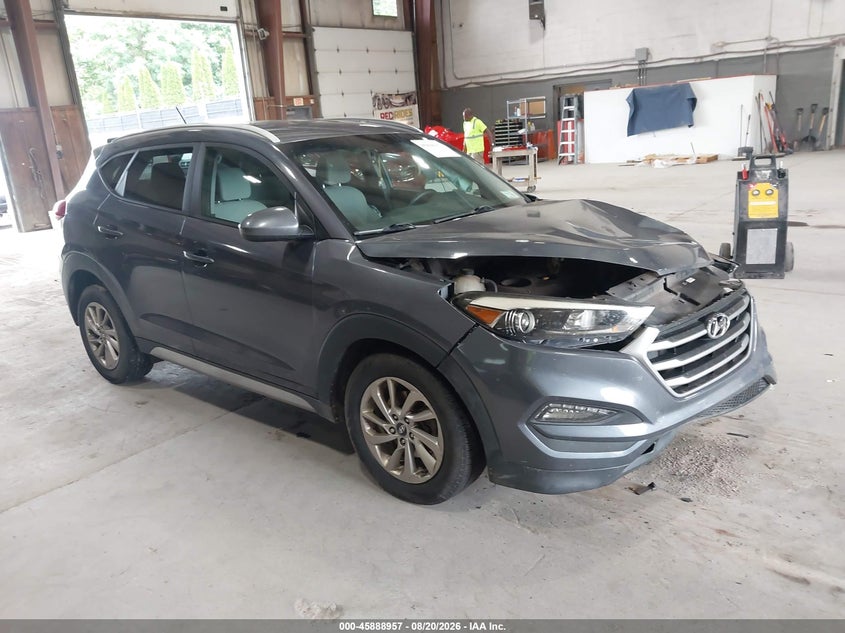 Photo of the 2017 HYUNDAI TUCSON SE